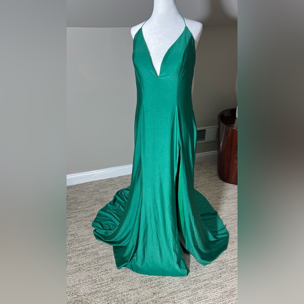 Elegant Green Evening Gown